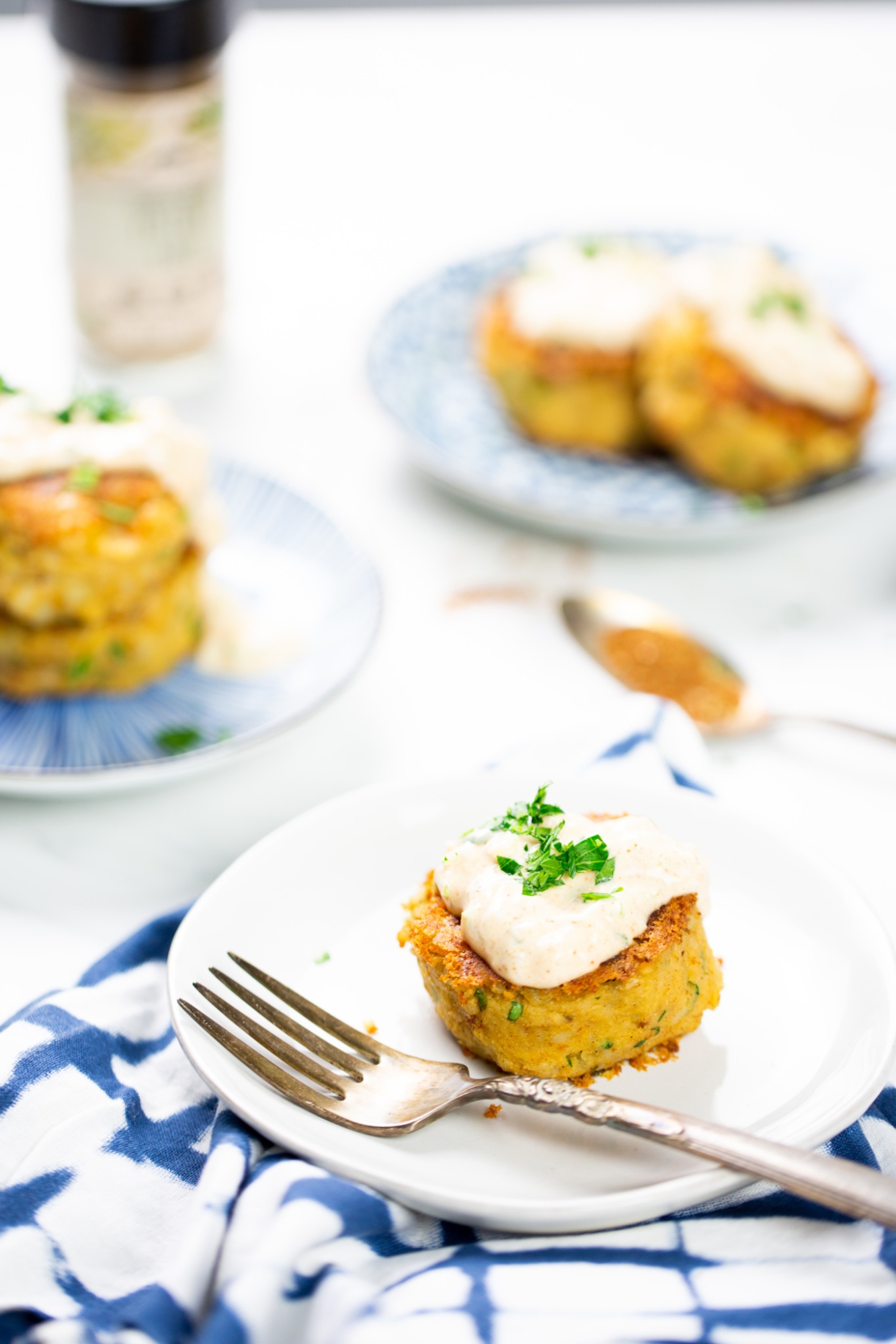 Tortitas veganas con mayonesa con especias.