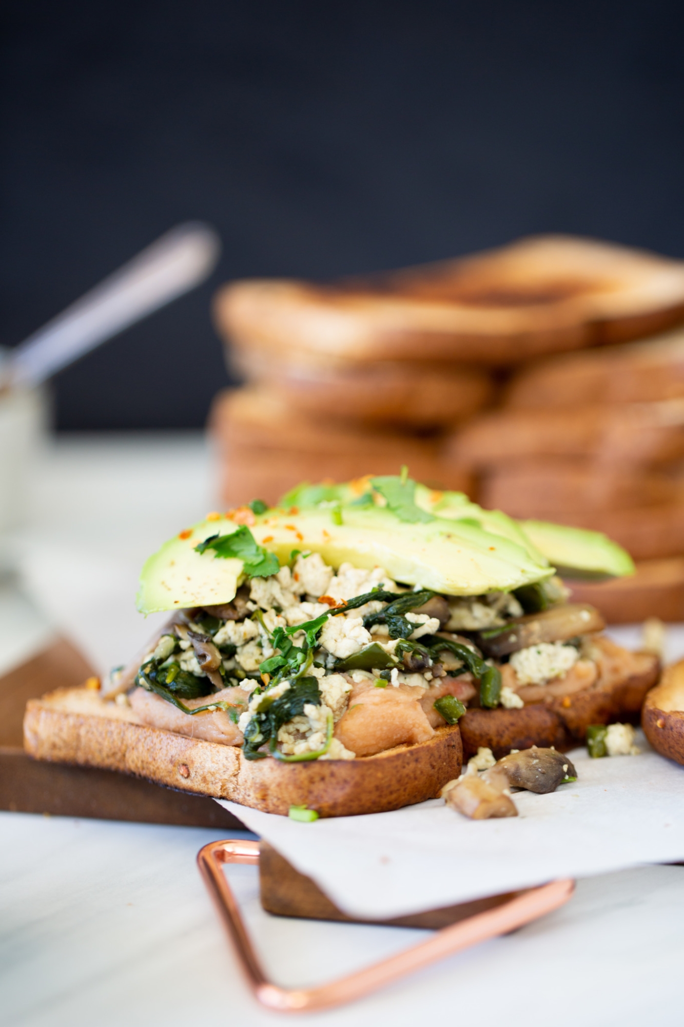 SANDWICH  DE POBLANO Y CHAMPIÑON CON EXTRA PROTEÍNA