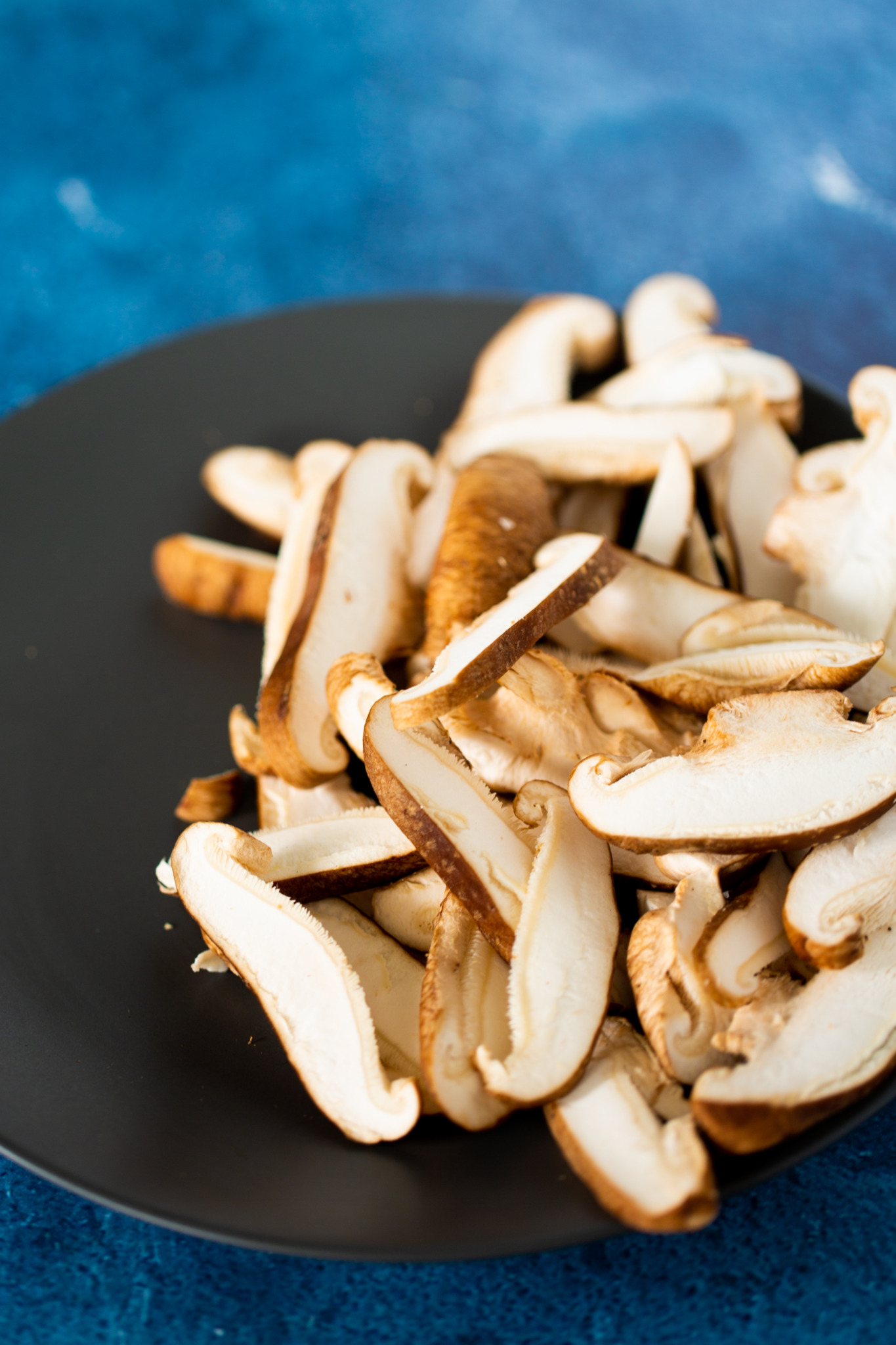 sliced SHIITAKE MUSHROOM
