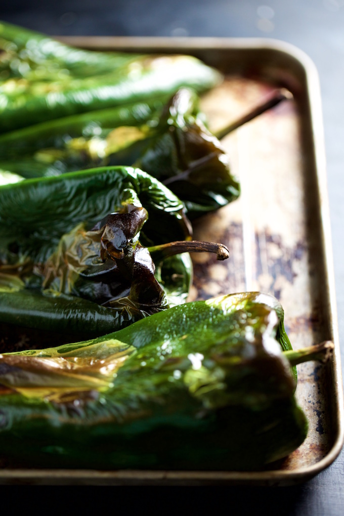 Chile poblano relleno de quinoa y tomate cherry