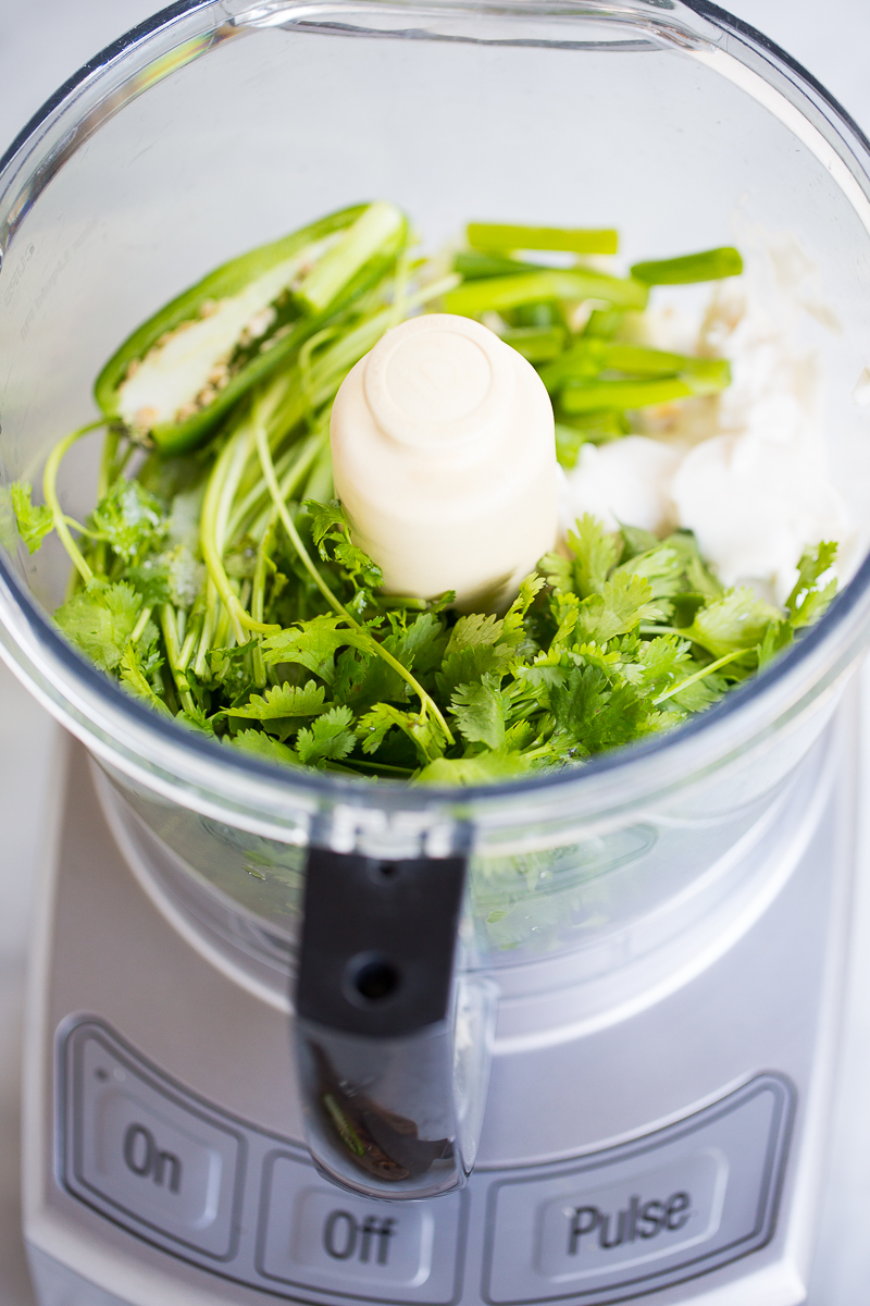 Aderezo de cilantro, cremoso y delicioso en sólo cinco minutos.