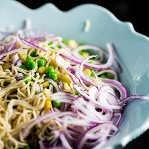 Recipe for an amazing and easy vegan noodle salad.