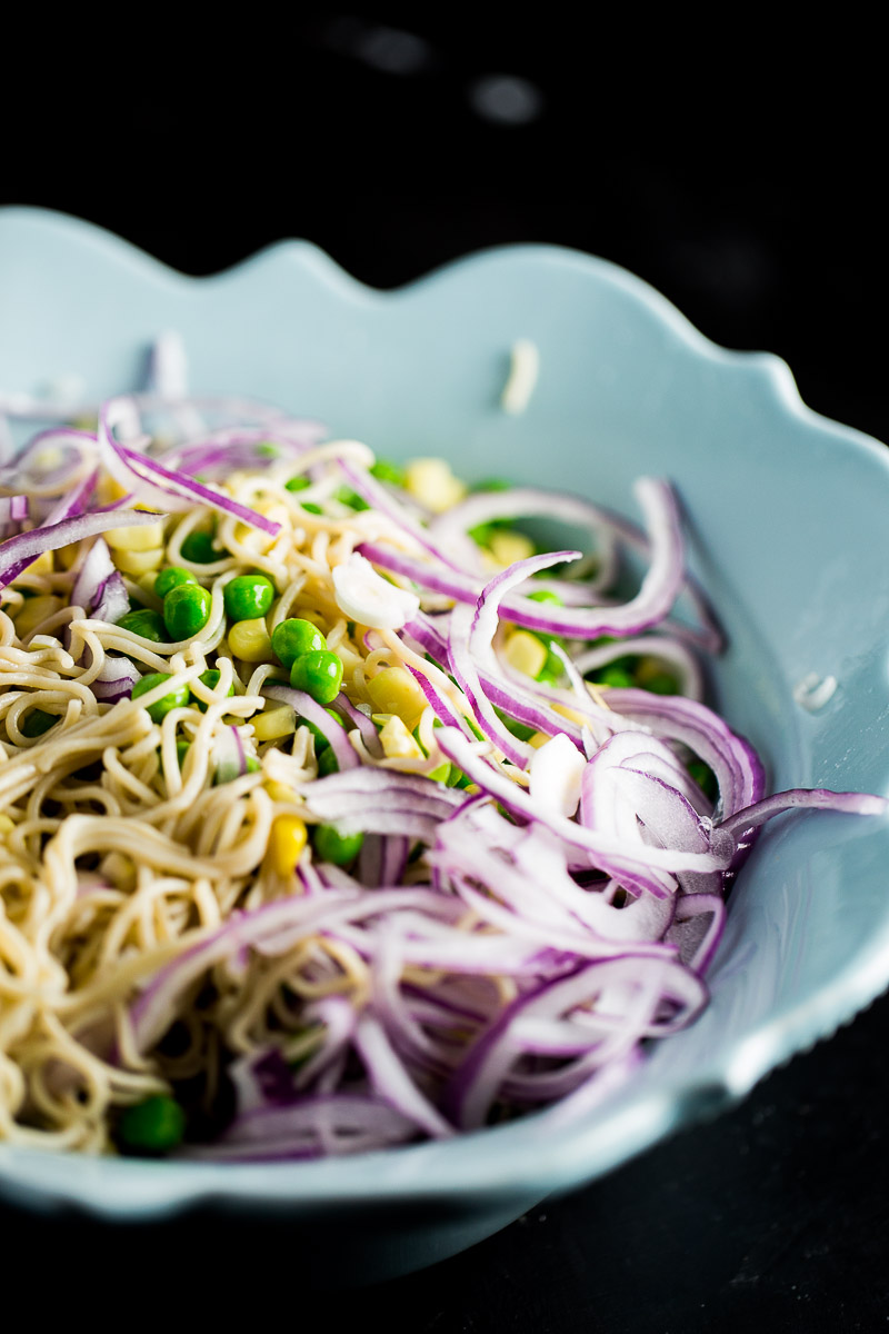 Recipe for an amazing and easy vegan noodle salad.