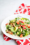 Ensalada de verano con fresas, aguacate y quinoa.p&v Quinoa summer salad.