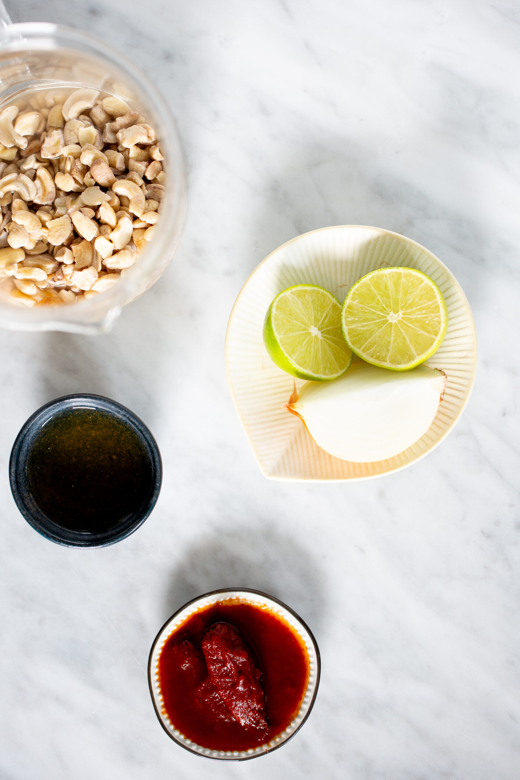 ingredients to make creamy vegan cashew sauce