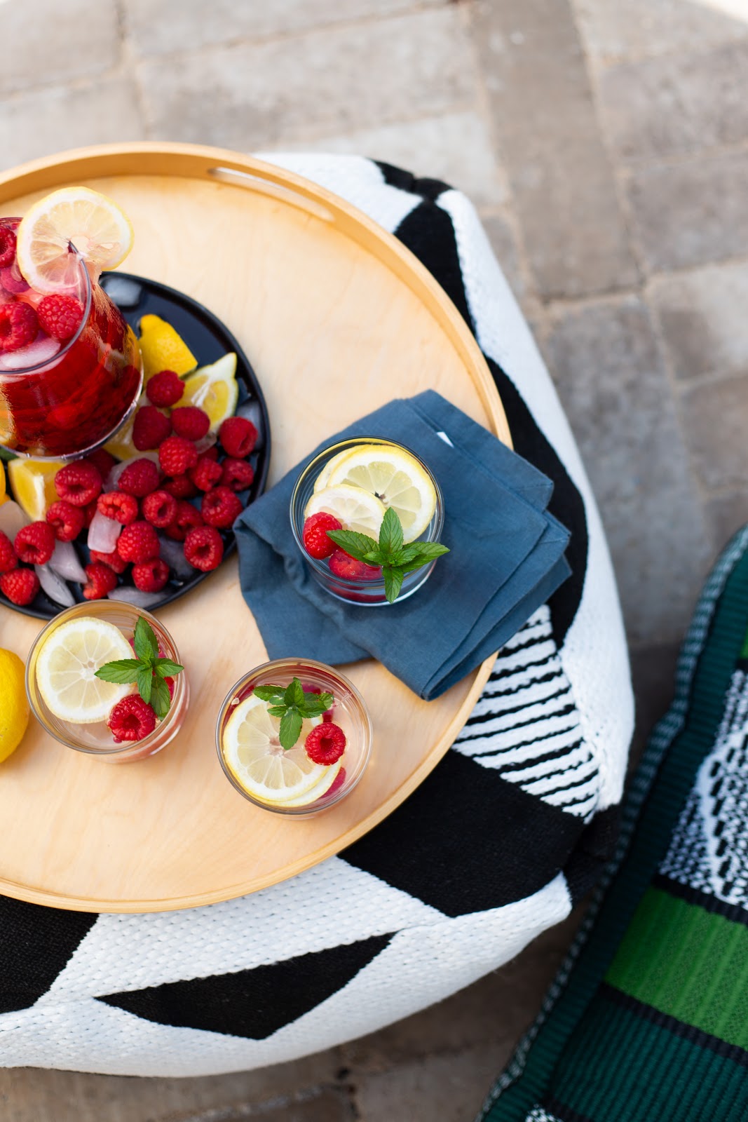 smashed raspberry lemonade