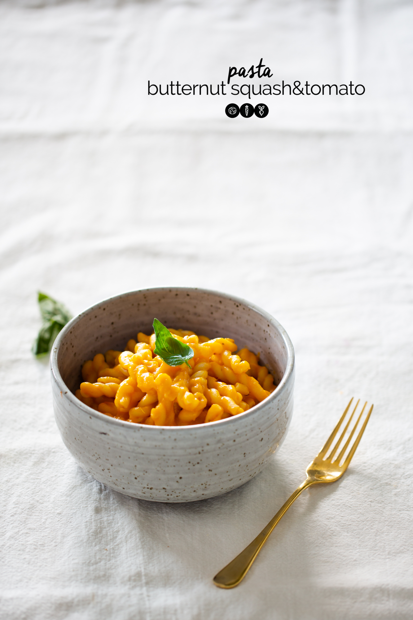 https://www.alecooks.com/wp-content/uploads/2019/10/pin.-Pasta-con-tomate-y-calabaza-24-of-33-1333x2000.png