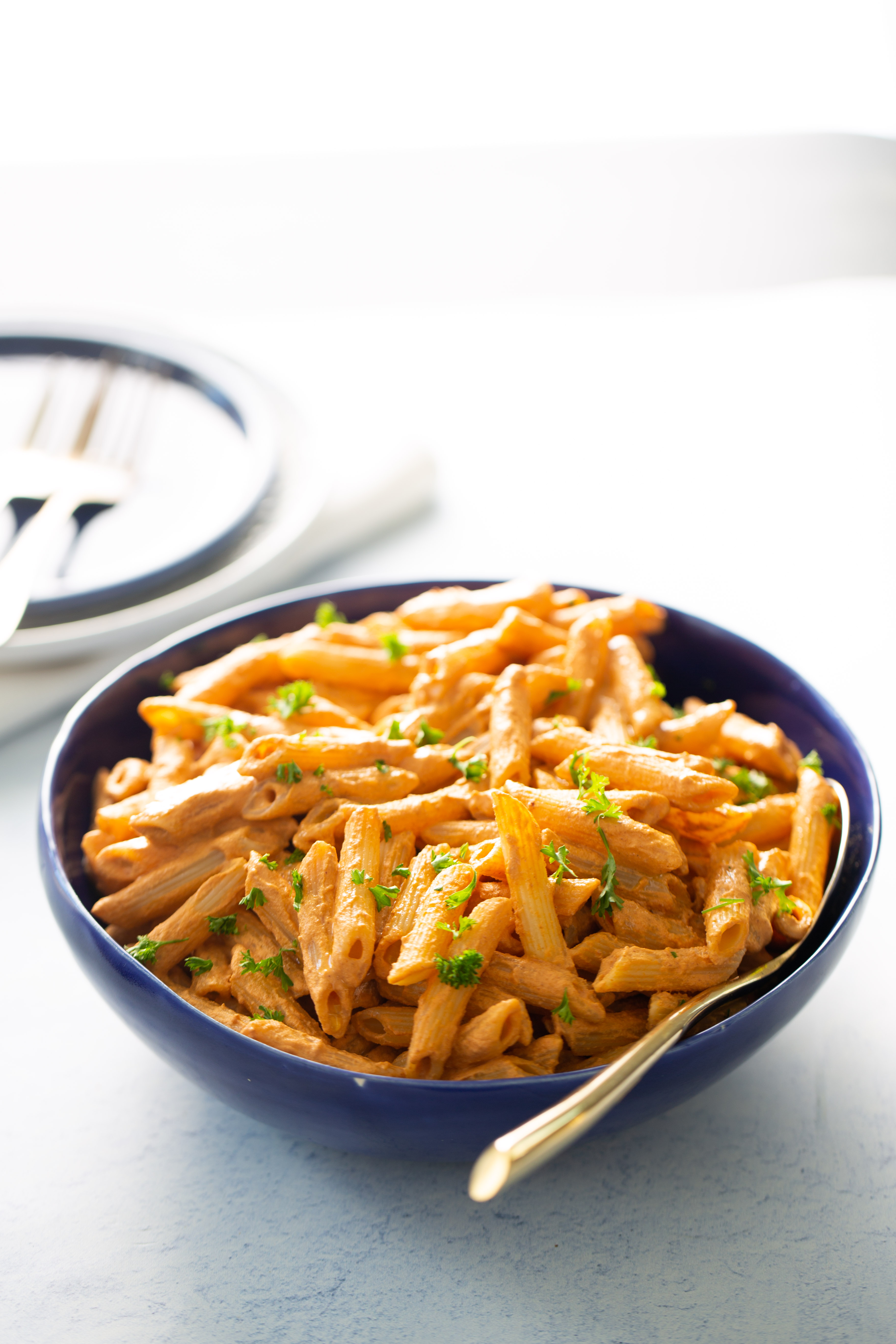 CREAMY VEGAN ROASTED RED PEPPER PASTA
