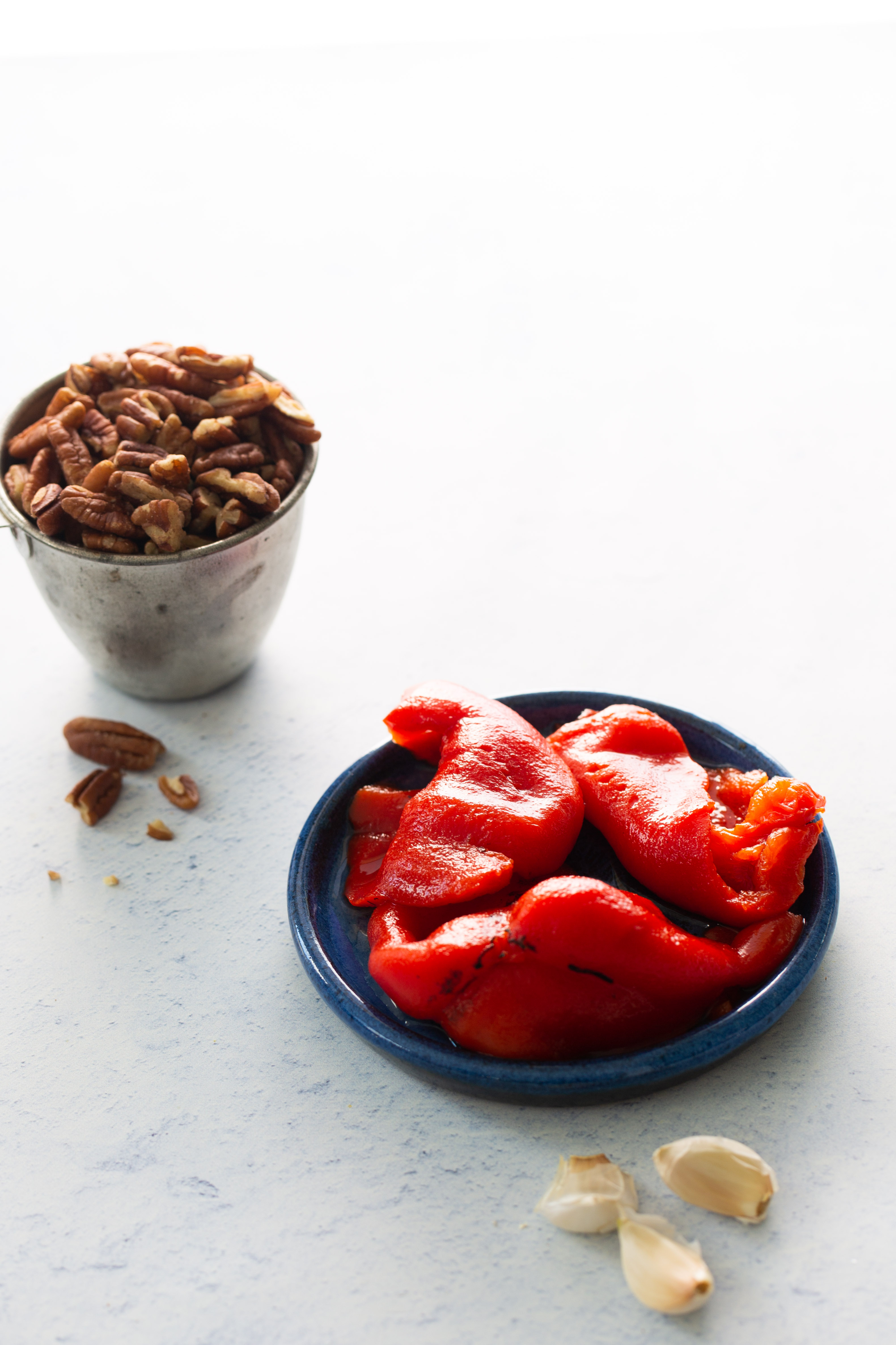 ingredients to make CREAMY VEGAN ROASTED RED PEPPER PASTA