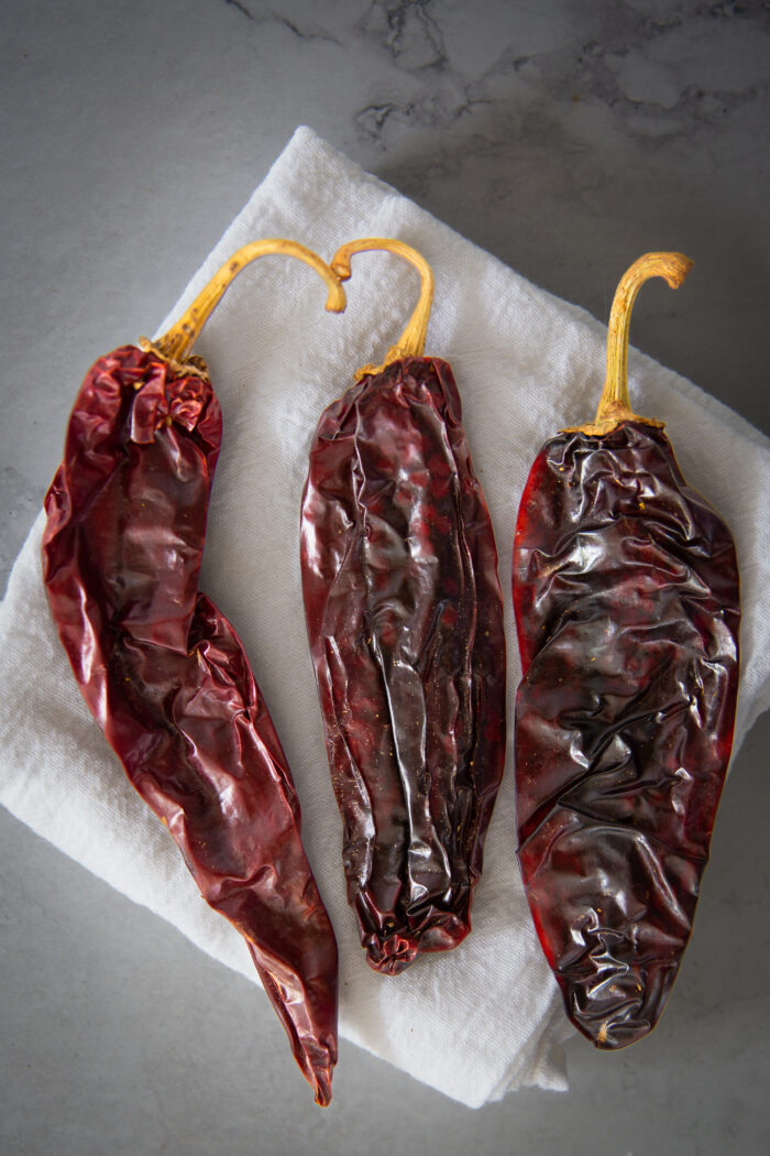 3 chiles guajillo