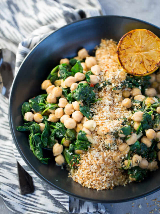 CHICKPEAS WITH SPINACH