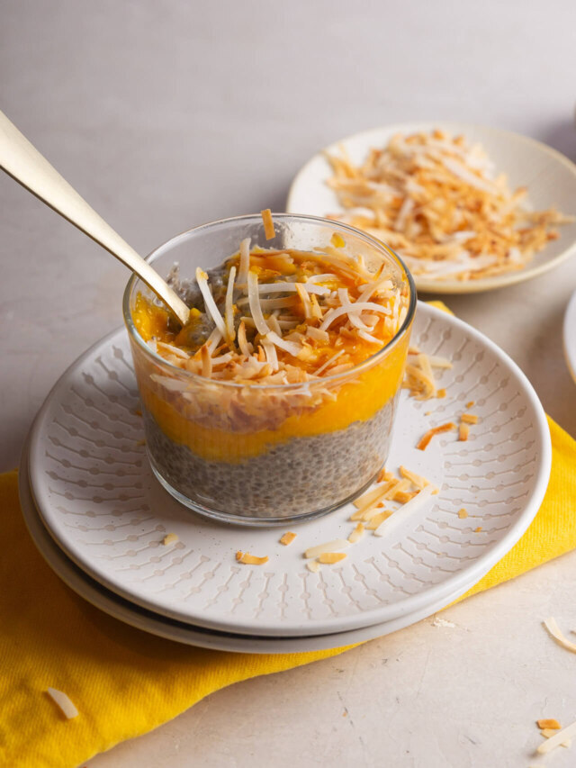 COCONUT MANGO CHIA SEED PUDDING