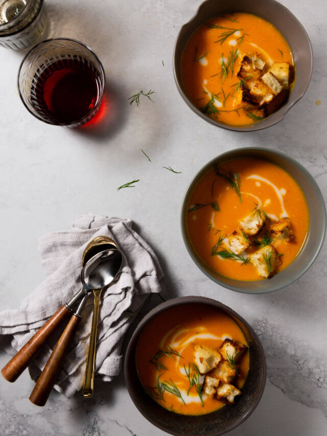 ROASTED RED PEPPER AND TOMATO SOUP