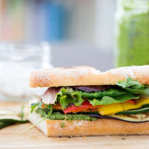 cropped sandwich de verduras asadas con pesto 23 of 32.jpg