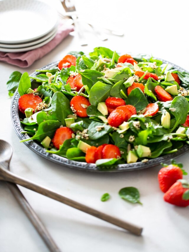 SPINACH STRAWBERRY SALAD WITH A CHIPOTLE-LIME DRESSING