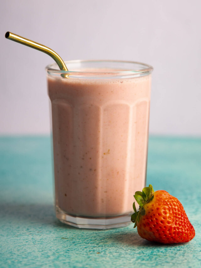 STRAWBERRY SMOOTHIE WITH CAULIFLOWER