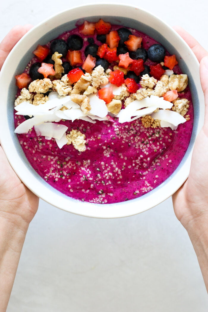 vegan dragon fruit bowl