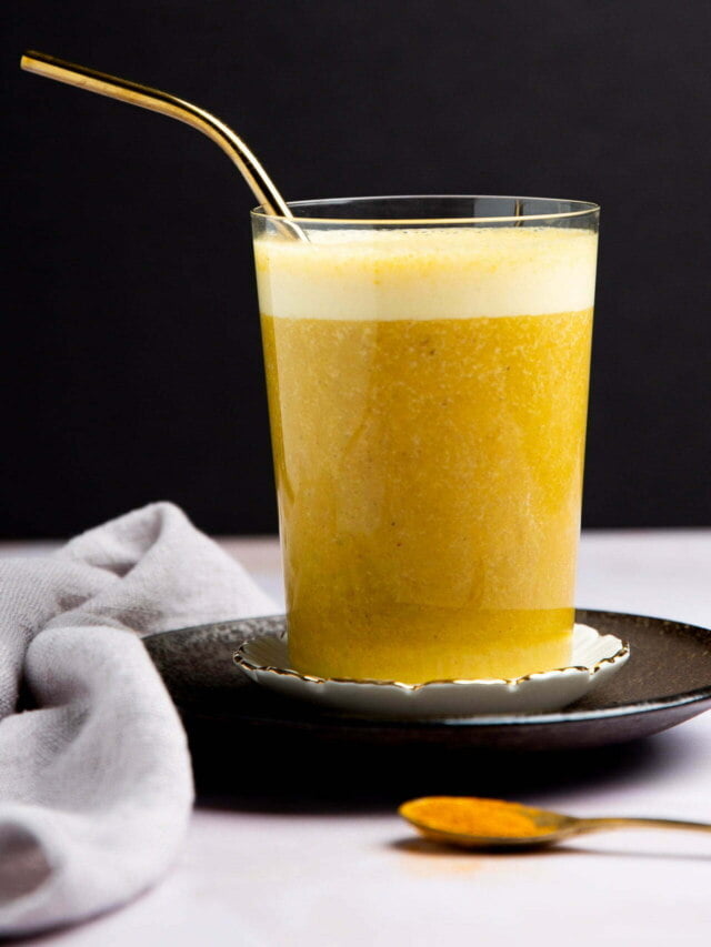 GOLDEN BANANA SMOOTHIE