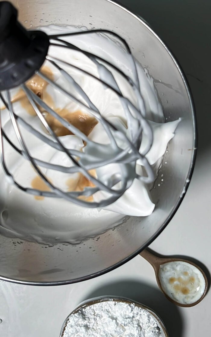 aquafaba whipped cream2