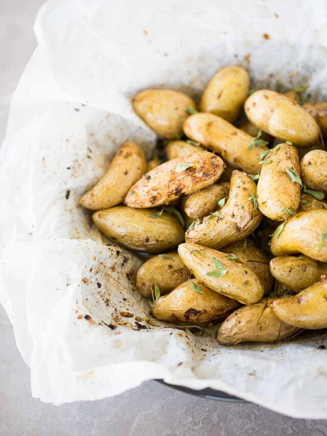 ROASTED FINGERLING POTATOES WITH ZA`ATAR