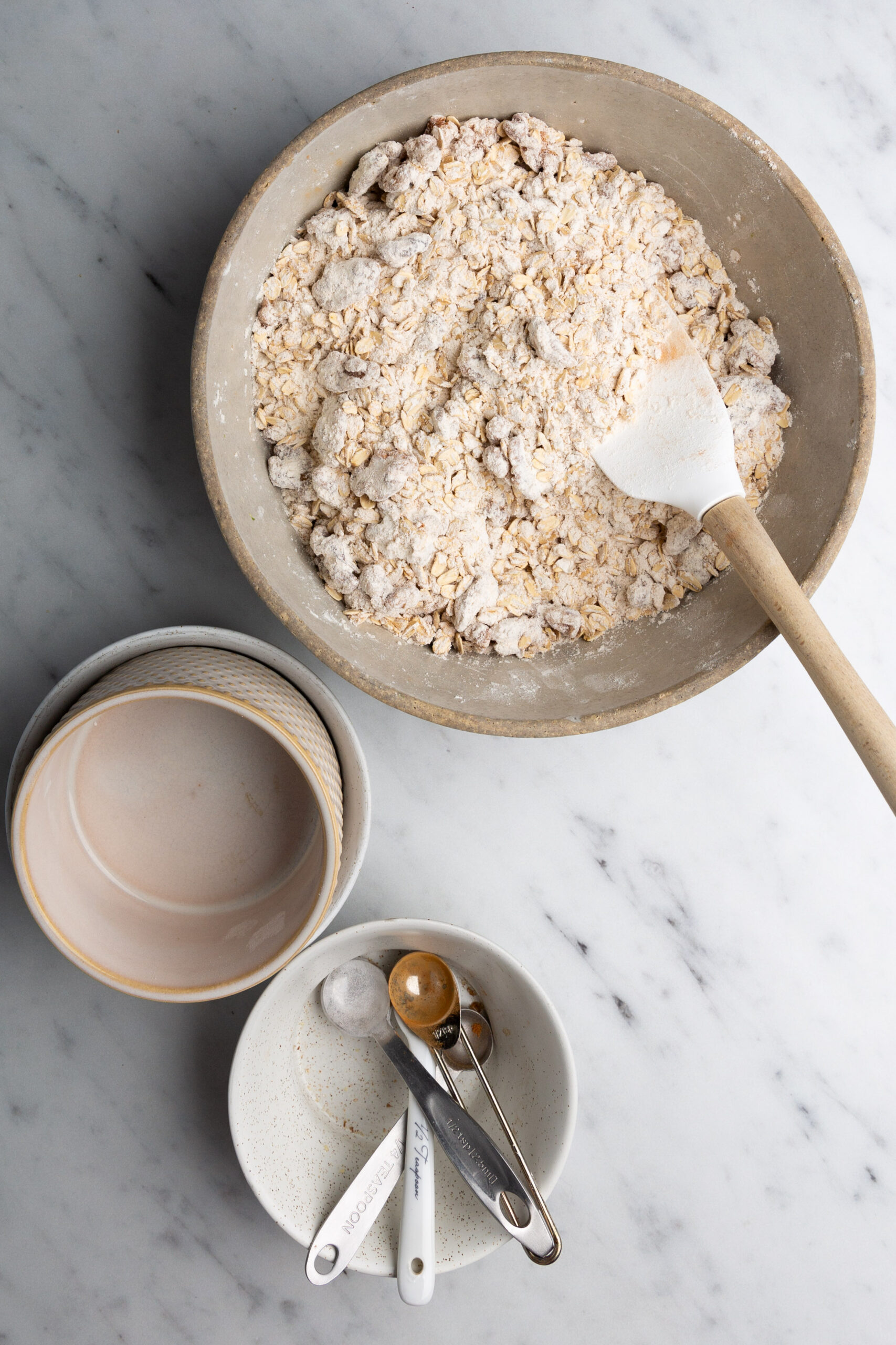 Delicious oatmeal cookies with bowl